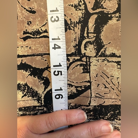 Avant garde printed short sleeve crop top women's size Small - Picture 8 of 9